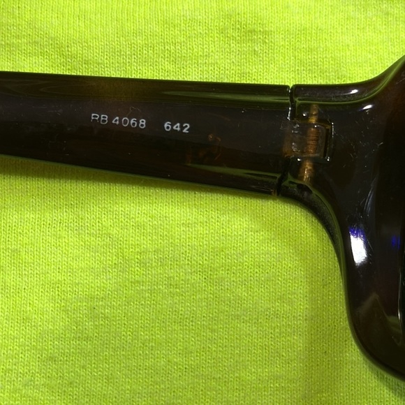 In excellent condition, asking $100 plus shipping - Picture 6 of 6